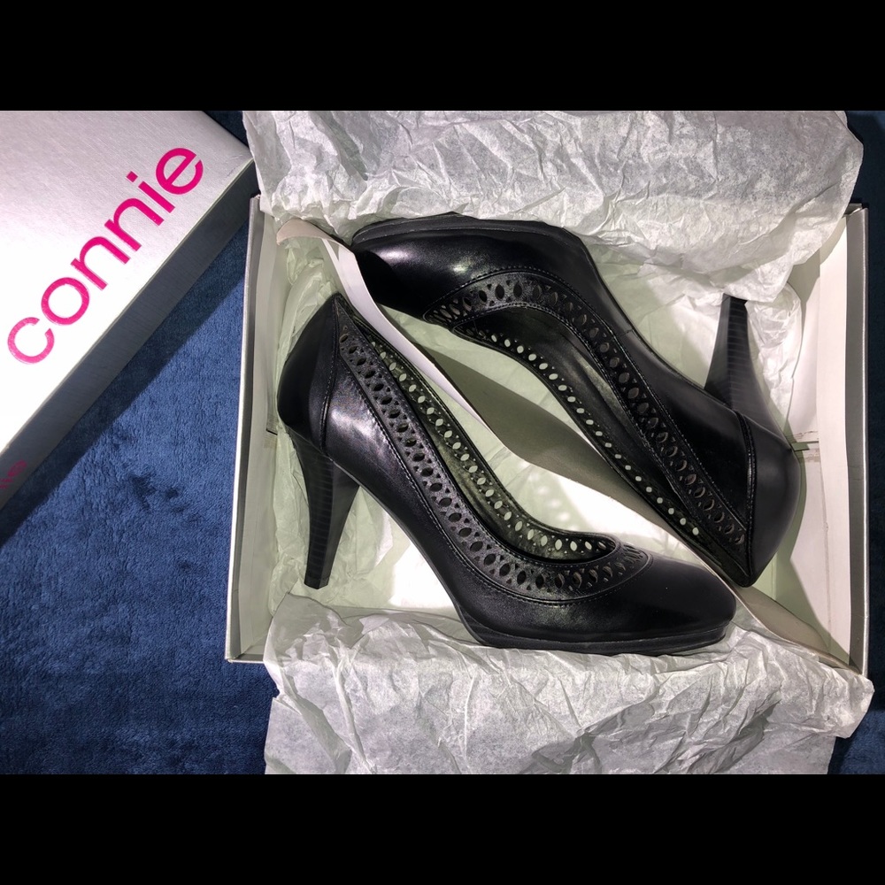 Women’s Connie Black Pump Heels NEW!